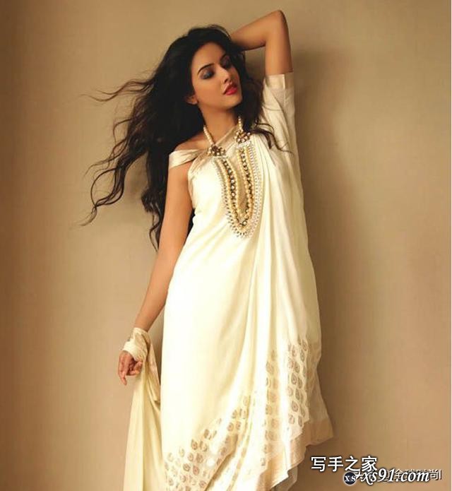 南印度女神  超模身材女王气质 珠宝配饰伊人穿搭-4.jpg