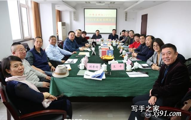 想知道作家出版社选了哪些年度好书吗？小年夜悄悄告诉你-4.jpg