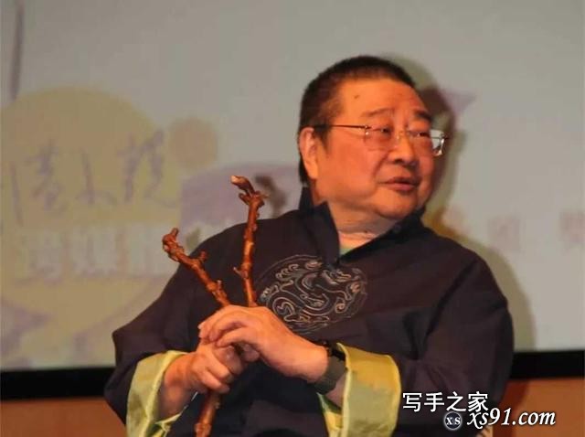 梁羽生批评天上地下唯我独尊功太荒诞 金庸：倪匡干的-3.jpg