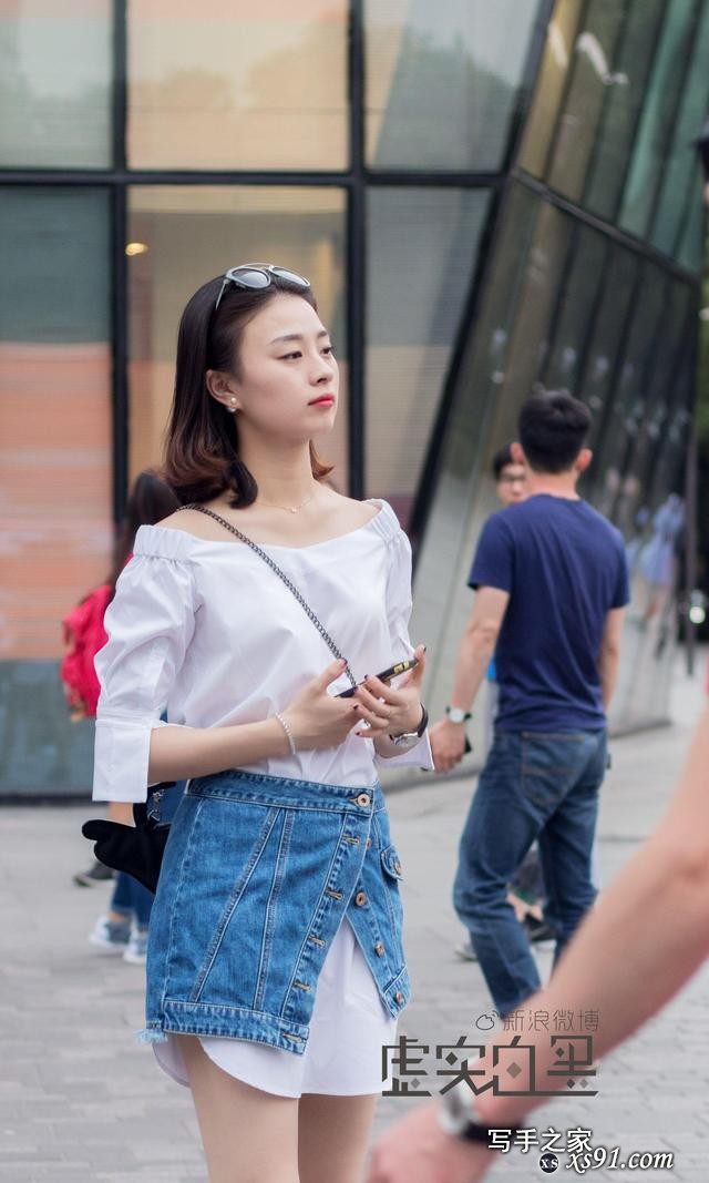 北京的街拍美女，8位美女代表了不同的时尚和性感-3.jpg
