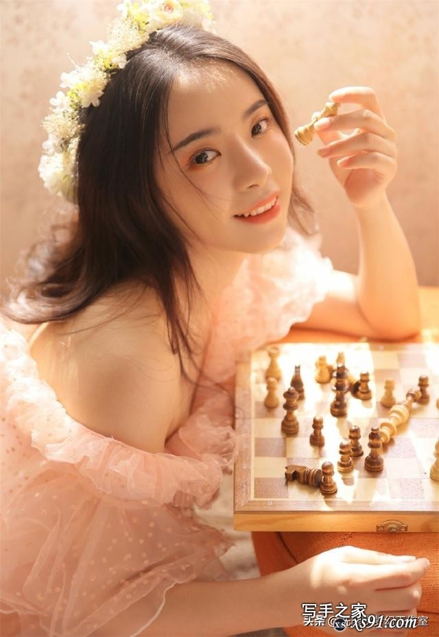 亚洲极品美女粉红色蕾丝长裙肤白貌美居家古装美女图片-2.jpg
