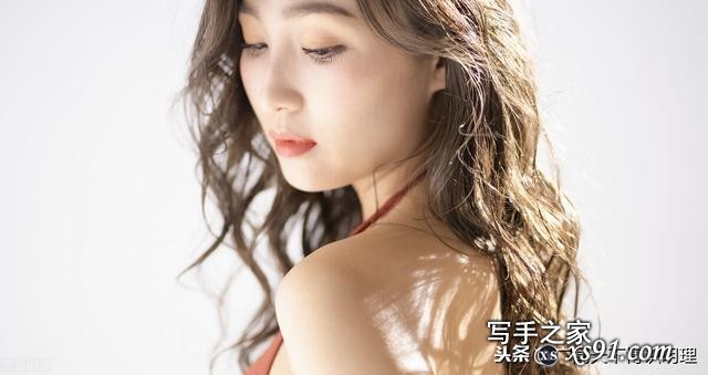 颜值出众的性感漂亮靓美女-6.jpg