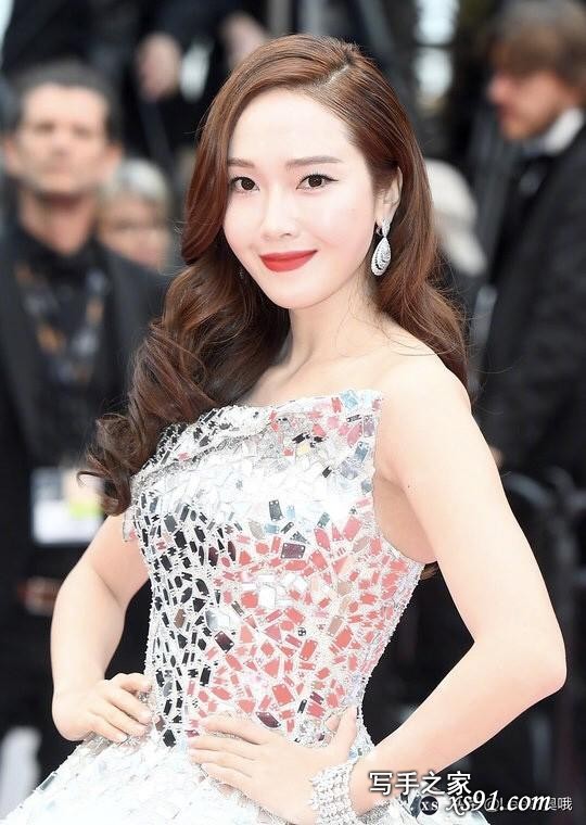 Jessica郑秀妍的自传小说引发争议 少女时代的恩怨情仇-3.jpg