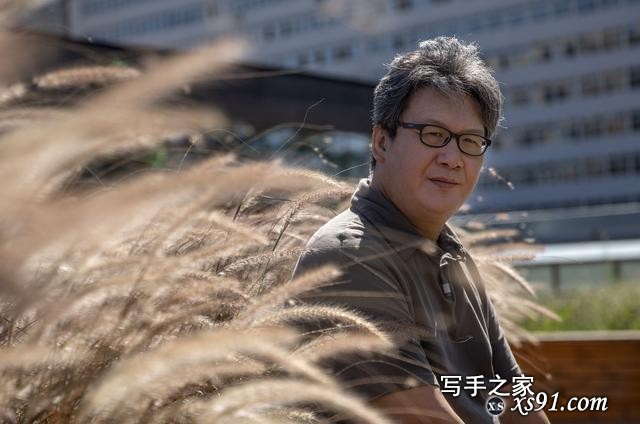 徐浩峰写新小说《白色游泳衣》，灵感来自《老炮儿》丨专访-2.jpg