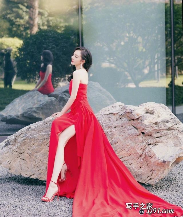 一眼万年系列，秋日艳丽红裙美人，娇艳欲滴的红墙玫瑰-20.jpg
