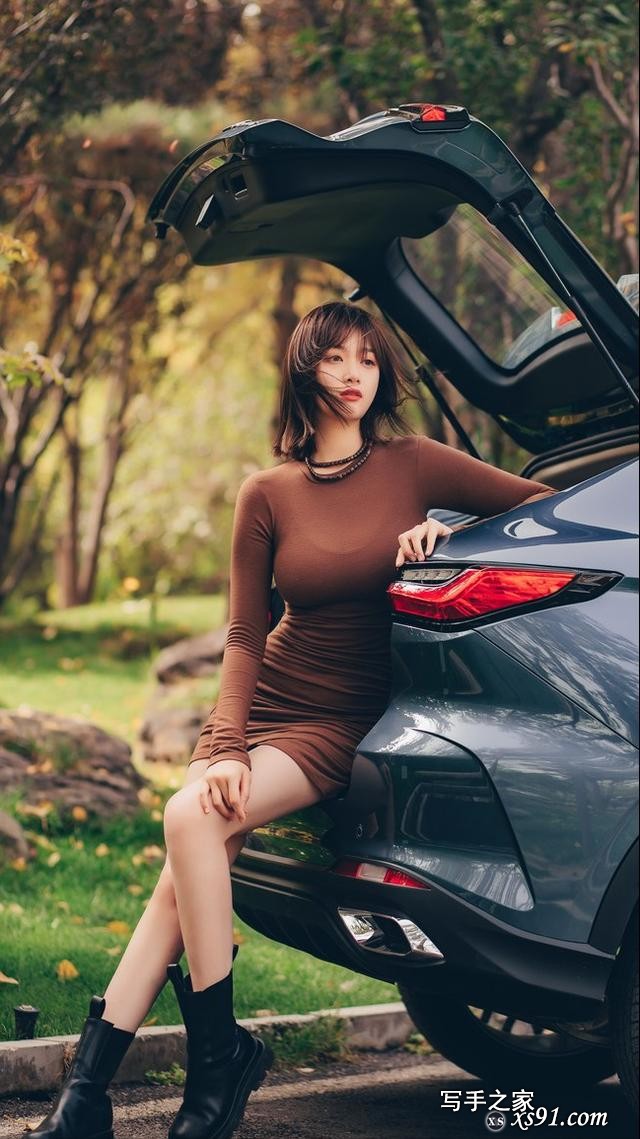 性感美女野外写真，颜值、气质、身材都属于顶级车模级别-20.jpg