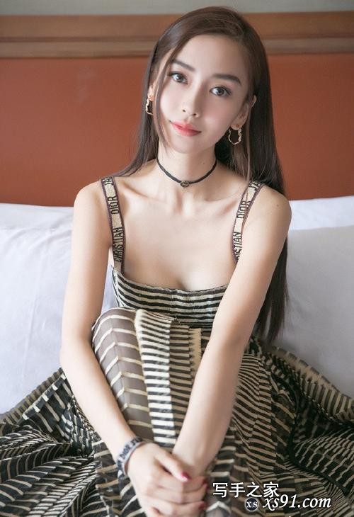 31岁杨颖，依旧像个清纯少女，凹凸身材透出熟女气质-4.jpg