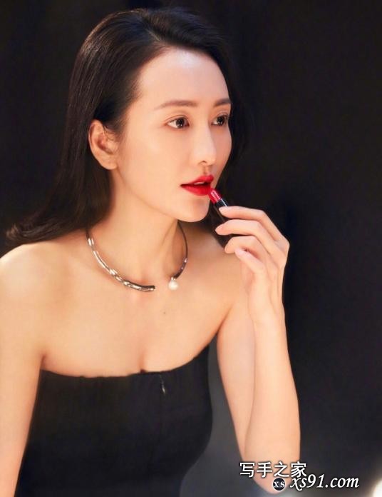 39岁王鸥，演技过人的性感女神，颜值身材俱佳太迷人-2.jpg