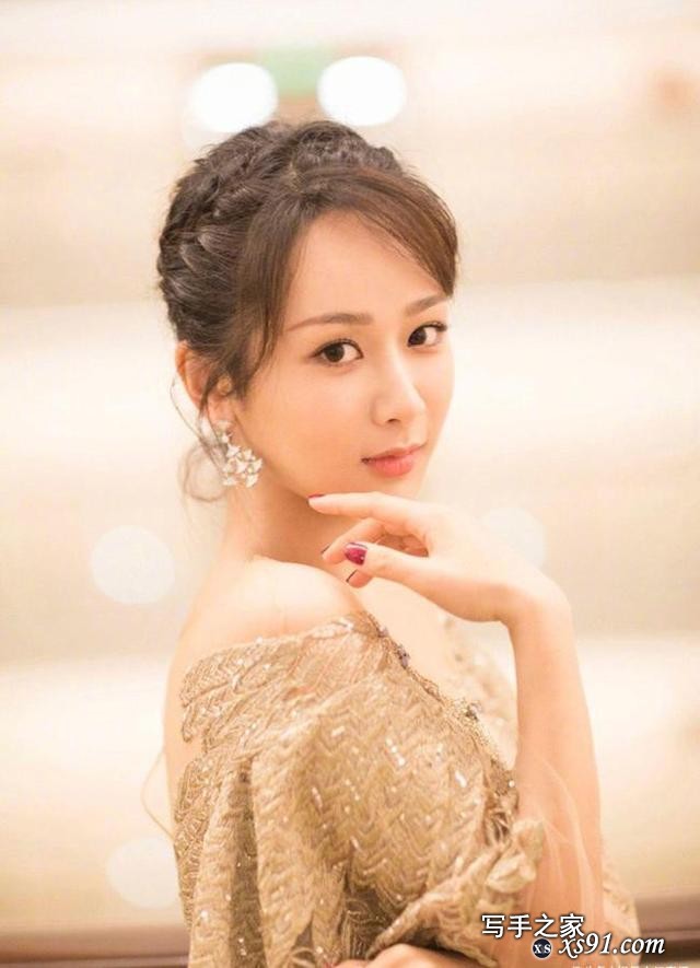 29岁杨紫，身材窈窕性感美颜，国民闺女长大啦-5.jpg