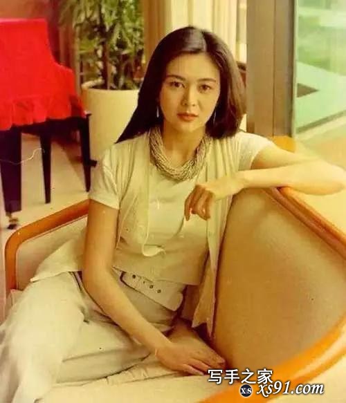 性感女神关之琳-5.jpg