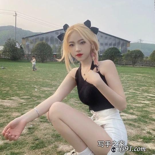 可爱性感美女壁纸来咯-2.jpg